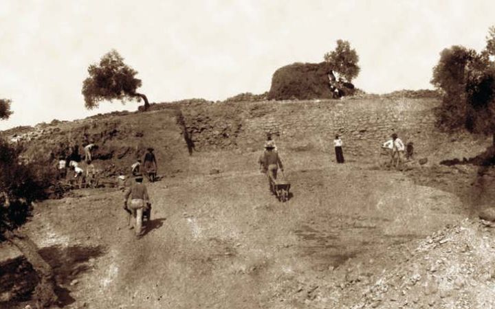 RESTOS DE LA MURALLA PRERROMANA. ANTIGUA