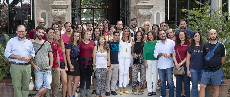 reunión presidenta voluntariado campo trabajo juvenil