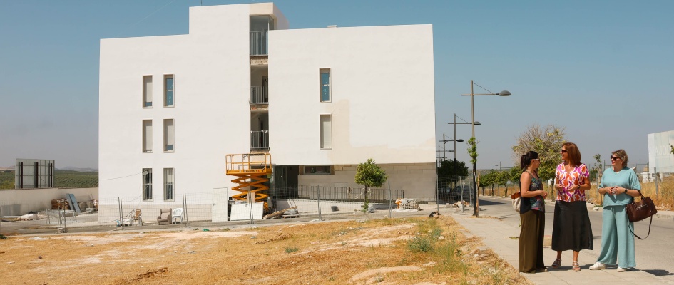 EL AYUNTAMIENTO DE OSUNA EN LA CONSTRUCCIÓN DE LAS 85 VIVIENDAS CON UNA NUEVA AYUDA DE UN MILLÓN DE EUROS